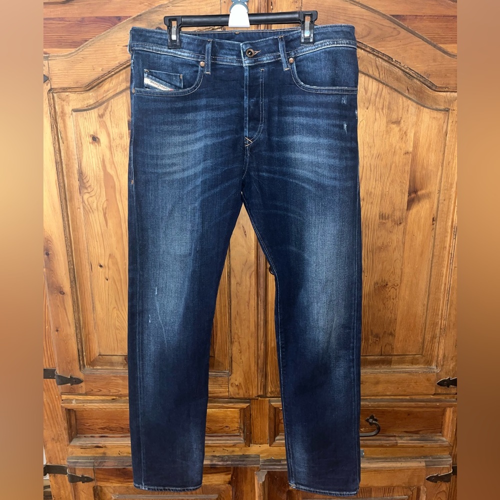 Diesel Jeans Men’s 34W x 32L ‘Buster’ Regular Slim Tapered Dark Wash Denim Style